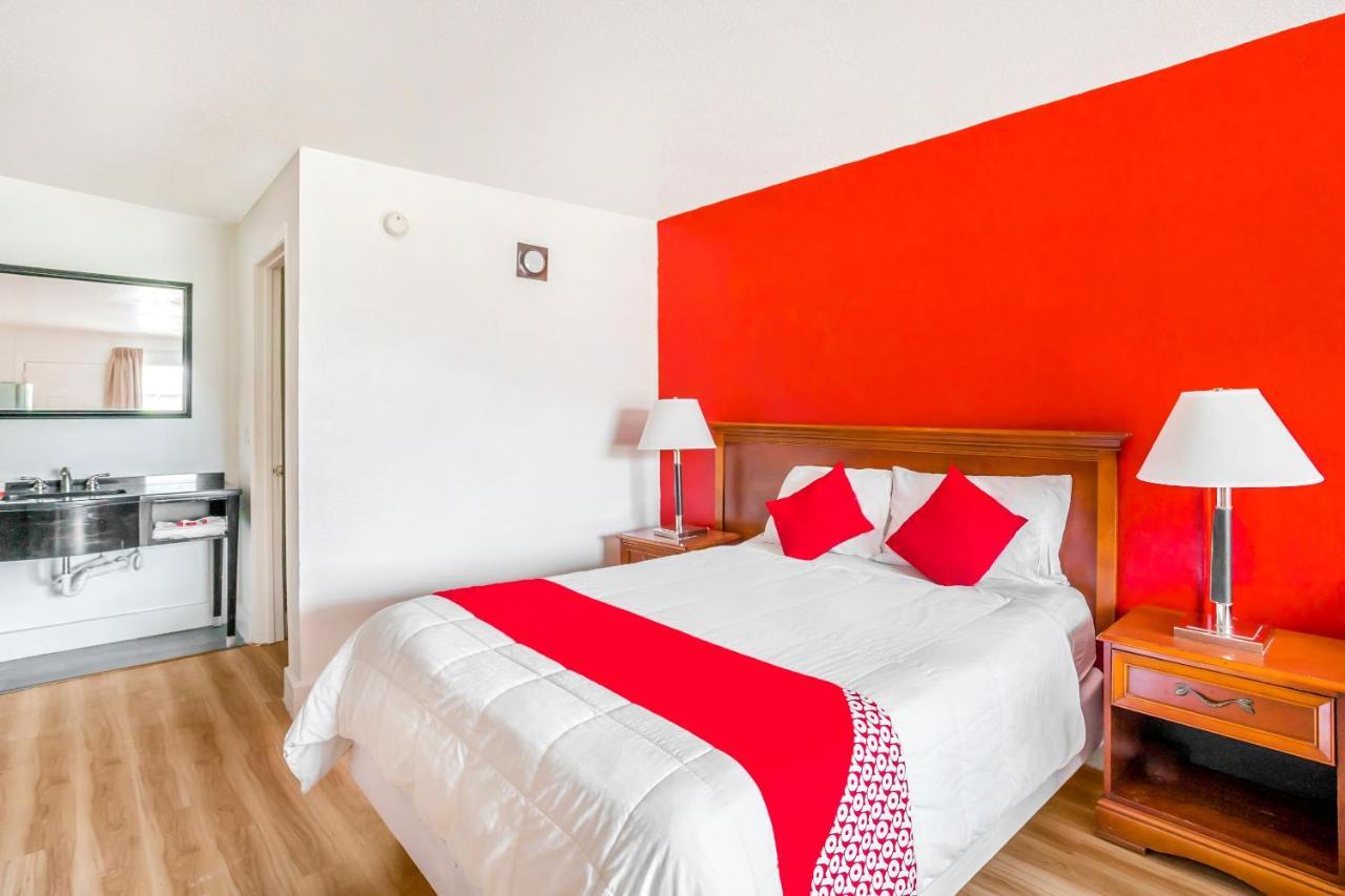 Oyo Hotel Columbia Sc West เวสต์โคลัมเบีย ภายนอก รูปภาพ