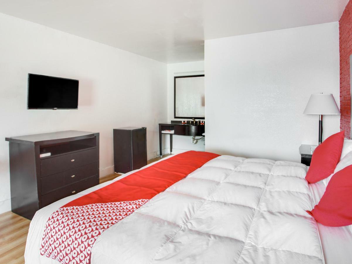 Oyo Hotel Columbia Sc West เวสต์โคลัมเบีย ภายนอก รูปภาพ