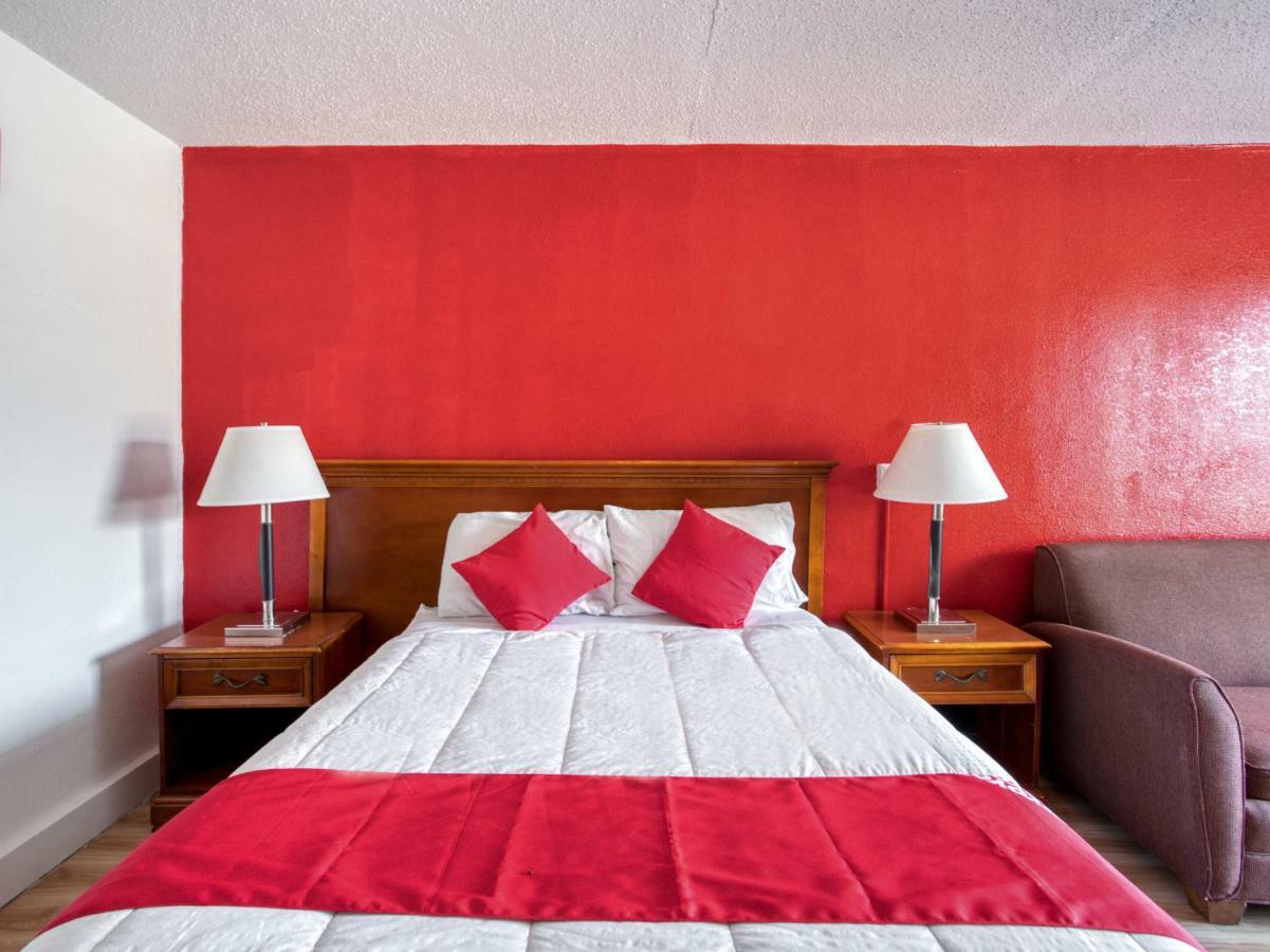 Oyo Hotel Columbia Sc West เวสต์โคลัมเบีย ภายนอก รูปภาพ